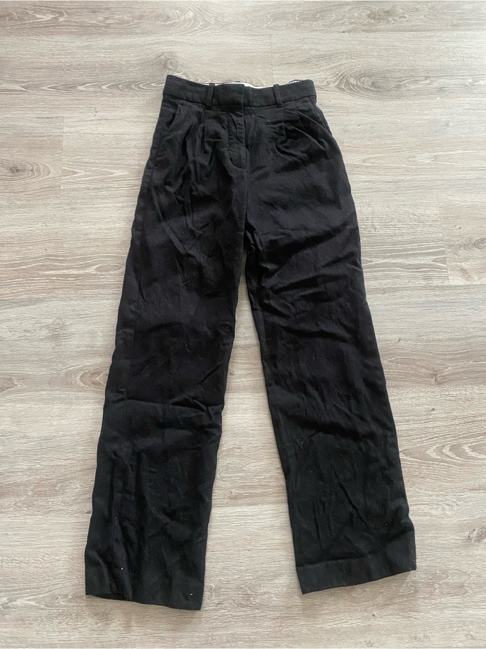 Aritzia Effortless Black Pleated Wool Dress Pants - Classic Tailore Fit
